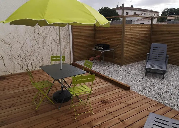 L'annexe * Charron (Charente-Maritime)